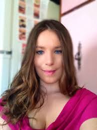 Kiara Fox's Instagram, Twitter & Facebook