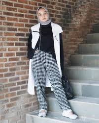 Tutorial 5 gaya hijab terbaru 2016 tutorial 5 gaya hijab terbaru 2016 5 gaya hijab kekinian dari lazada, loreal dan … namun, terkadang dalam memilih model baju pesta muslimah ini cukup membingungkan, disebabkan banyak sekali desain yang ditawarkan para desainer. Punya Postur Tubuh Tinggi Intip Gaya Fashion Hijab Ini Agar Tampak Lebih Seimbang