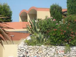 Moncoindejardin.com has google pr 3 and its top keyword is mon coin with 2.81% of search traffic. Mon Petit Coin De Paradis Apartment Cassis Cassis