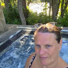 NEW YEARS DAY CARVERY** **JANUARY 1ST** Start 2020 with a delicious,  traditional family meal at Belfast Loughshore Hotel