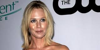 Beverly hills 90210 jennie garth girl celebrities beautiful celebrities celebs pinup shannen doherty luke perry long hair with bangs. Em Beverly Hills 90210 Em And Celebrity Hairstyles Over The Hill