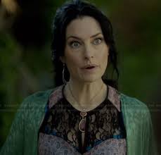 WornOnTV: Wendy's lace inset tank top and green kimono jacket