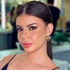 Sabrina Calixto's Instagram, Twitter & Facebook