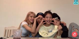 Blackpink is a south korean girlgroup from yg entertaiment. Blackpink S Rose And Jisoo Have Totally Different Ways Of Confessing Their Love For The Group Here S How Kissasian