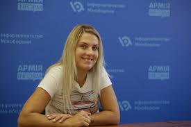 Позже он заявил, что заявление об увольнении с занимаемой должности его заставили написать под давлением , без. Olimpijska Chempionka Z Fehtuvannya Olga Harlan Rozpovila Chomu V Shkoli Najbilshe Lyubila Himiyu Armiyainform