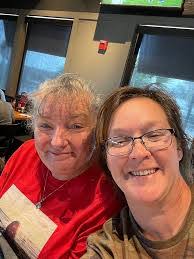 Yolanda Levesque's Instagram, Twitter & Facebook