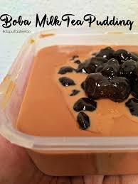 A decadent bubble tea recipe made with black tea, chewy tapioca balls, and topped with a delicious cream froth. Cara Buat Boba Milk Tea Pudding Yang Sangat Sedap