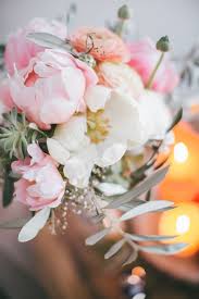 Fruhlingsfrisches Boudoir Brautstrausse Hochzeitsblumen Brautstrauss Pfingstrosen