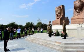 Dünyada sadece türkler ve kendilerinin macaristan yani macarların yaşadığı yer olarak adlandırdığı ülke. Macaristan Da Tarihsel Kimlik Bilmecesi Turklerle Akraba Miyiz Bbc News Turkce