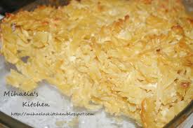 Se fierb macaroanele in apa sarata, se strecoara, se spala cu apa rece si se lasa sa se scurga. Valori Nutritionale Macaroane Cu Branza Si Ou Calorii Proteine Carbohidrati Si Grasimi Klorii