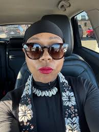 Heyyy family my name is Braylie Jade ,to the right is my sister Triniti  Robertson and to the left is my mother Ethel Mae Robertson ,I am the  granddaughter of Shelia Tolivar