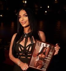 Nadine Kerastas – von der Buchhalterin zum MAXIM-Covergirl – CASZIN DAS  Adult Biz Magazin