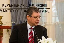Kementerian luar negeri), abbreviated kln, is a ministry of the government of malaysia that is responsible for foreign affairs, malaysian diaspora, foreigners in malaysia, diplomacy, foreign relations, counter terrorism, bilateral affairs, multilateral affairs, asean, international protocol, consular services, maritime affairs, chemical weapons. Malaysia Jadi Anggota Mahkamah Pidana Internasional