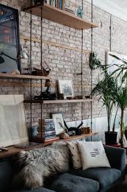 Regal Hinter Sofa Positionieren So Lasst Sich Der Bereich Hinter Der Couch Optimal Nutzen Mit Bildern Wohnen Wohnzimmer Regal Zuhause