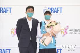 숙명여고 쌍둥이, 재판 출석하며 취재진에 '손가락 욕' 28. í¬í†  ìž¥ì€í˜œ 7ìˆœìœ„ë¡œ í•˜ë‚˜ì›íí–‰ Photo ê¸°ì‚¬ë³¸ë¬¸ Rookie