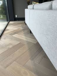 Herringbone Oak Parquet Moderncouches Bank Oak Moderncouches Parket Woodprojects Haus Bodenbelag Haus Innenarchitektur Innenarchitektur