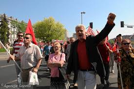 Amerykanie, zwłaszcza biedni amerykanie, nie są zbyt buntowniczy, bo za swe niepowodzenia winią siebie i bardzo się ich wstydzą. Piotr Ikonowicz O Zjednoczeniu Lewicy I Cudzie Komisji Patryka Jakiego