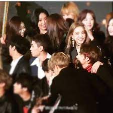 Even the sound of the rain outside got louder. kpop, kim taehyung, and v image mamamoo and wheein image i'm doubting my eyes away. Find Someone Who Looks At You The Way Taehyung Looks Wheein Taein Wheetae Taehyung Wheein Mamamoo Bts Mamamoo Hwasa Taehyung