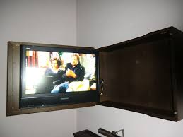 Ihr fernseher ist gerade montiert, alle geräte sind angeschlossen und an der richtigen stelle, aber dann. Flat Tv Schon Versteckt Im Schrank Schwenkbar Hotels Fernseher Verstecken Verstecken