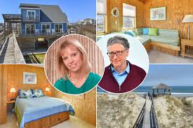 Pacific shelter is the main concept of the residence. See Inside Bill Gates Secret Love Nest With Gal Pal Ann Winblad