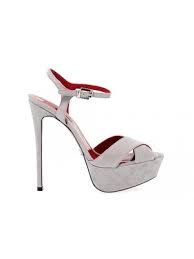 La bellezza è un fiore che va coltivato con grazia e carlo pignatelli lo fa nel suo giardino d'inverno, impreziosito dai bagliori e dalle luminescenze cromatiche che accendono la collezione cerimonia 2021. Blog Scarpe Da Cerimonia Irresistibili Secondo Il Proprio Stile Nuova Collezione Primavera Estate 2021 Guidi Calzature