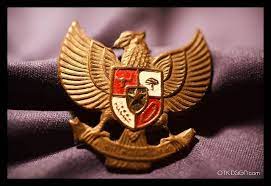 Nilai nilai pancasila merupakan landasan atau pegangan dasar bagi masyarakat indonesia dalam menjalani kehidupan berbangsa dan bernegara. Garuda Pancasila Emblems Symbols Indonesian