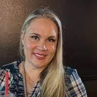 Melissa Weisinger's Instagram, Twitter & Facebook