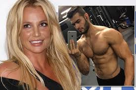 5'4 (163 cm), 5'4 females Britney Spears Body Measurements Including Height Weight Dress Size Shoe Size Bra Size Hollywood Measurement