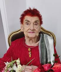 Kraków. Radni chcą, żeby miasto uhonorowało krakowskich stulatków ofertą  darmowej pomocy