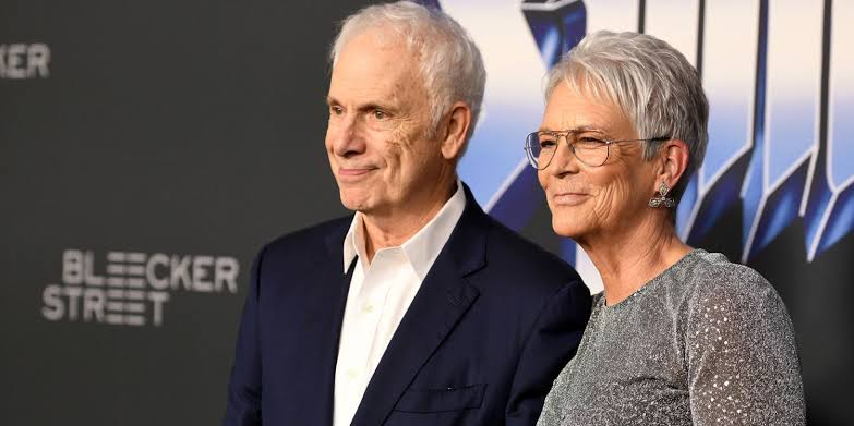 Jamie Lee Curtis and Husband Christopher Guest Make Rare PDA-Filled Red  Carpet Appearance