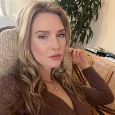 Linder Johnson (@berrybenita7879) • Instagram photos and videos