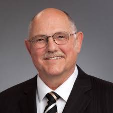 Robert Neale's Instagram, Twitter & Facebook