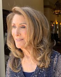 Luxury hair and makeup artists wanted for collaborations