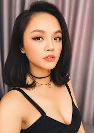 Sở hữu chiều cao 1m67, v.t.a.t thu hút người đối diện ngay từ những hình ảnh đầu tiên. Thu Quá»³nh VÆ°á»›ng Scandal Lá»™ Clip Nong Dan Diá»…n Vien Vá» Nha Ä'i Con Giá» Ra Sao