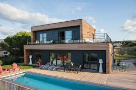 Maison Moderne A Ossature Bois En 2020 Terrasse Maison Moderne Maison Moderne Toit Plat Terrasse Maison
