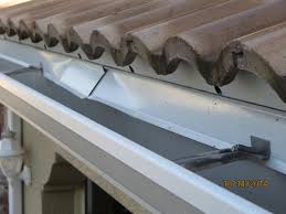 Roof drip edge flashing serves multiple functions on a building, the foremost of which is to assist water in leaving the roof edge with minimum damage to other building components by directing the water off of the roof and into the gutter. Drip Edge Damage Florida Home Inspectors Internachi Forum