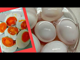 Masak air sampai mendidih, lalu masukkan telur yg ingin d rebus kedalam panci yg berisi air mendidih. Cara Dan Tips Jeruk Telur Itik Telur Masin Youtube