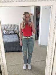 Here's how to style mom jeans in realistic ways that slays. How To Style These 22 Mom Jeans For Summer Upstyle