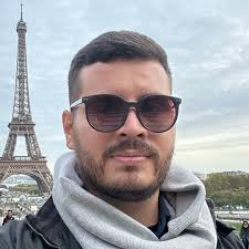 Minha mãe tem faculdade da vida com doutorado em automedicação.