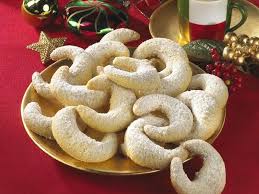 Vanillekipferl Das Klassische Rezept Lecker Vanillekipferl Rezept Vanillekipferl Osterreich Essen