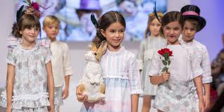 This means that if now, we will show you some images of the most stylish designs for both girls and boys kids fashion for summer 2017. Celebsinfashion4 Kids Fashion Week Richard Magazine