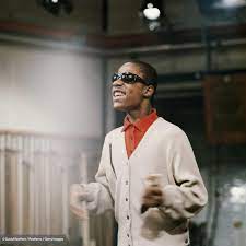 Stevie wonder is an american musician and a former child prodigy who became one of the most creative musical figures of the 20th century with hits like my cherie amour, you are the sunshine of. Stevie Wonder Telecharger Et Ecouter Les Albums