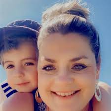 Kim Ratcliffe (@KimDempster1)