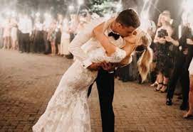Back in october of 2016, roman josi's girlfriend dressed up as the cowardly lion and roman as in september of 2016, sports illustrated posted a picture of ellie and called her the lovely lady of the. Roman Josi S Wife Ellie Ottoway Stunning Fact