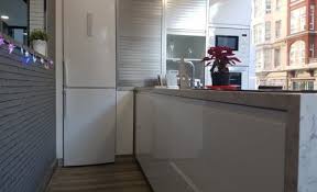 Preciosos pisos a estrenar, sin muebles, en el centro de la ciudad, dispone de un gran salón con cocina americana con electrodomesticos nuevos, un dormitorio con zona de. Muebles De Cocina En A Coruna Casahogar Com
