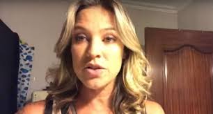 Luana piovani critica campanha para bater palma para profissionais de saúde. Luana Piovani Detalha Briga Com Scooby Por Causa De Filhos