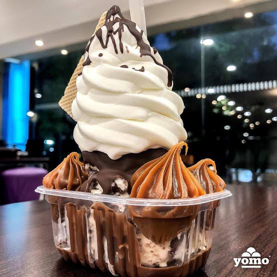 Yomo - MIRÁ LO QUE ES ESA CHOCOLATINA! Amas el chocolate tanto como  nosotros? La Copa Chocolatina es justa para vos. Helado, charlotte, candy o  crema, chocolate cobertura, dulce de leche y