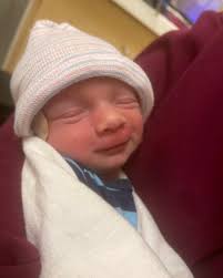 You ever just naturally click with someone you've never met and end up  falling for her? Happy Valentine's Day ❤️ @hannah.mertens