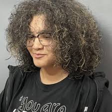 GOING IN STYLE HAIR SALON