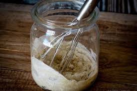 Sauerteig Ansetzen So Wird Es Was Mit Dem Starter In 2020 Sauerteig Ansetzen Sauerteig Teig